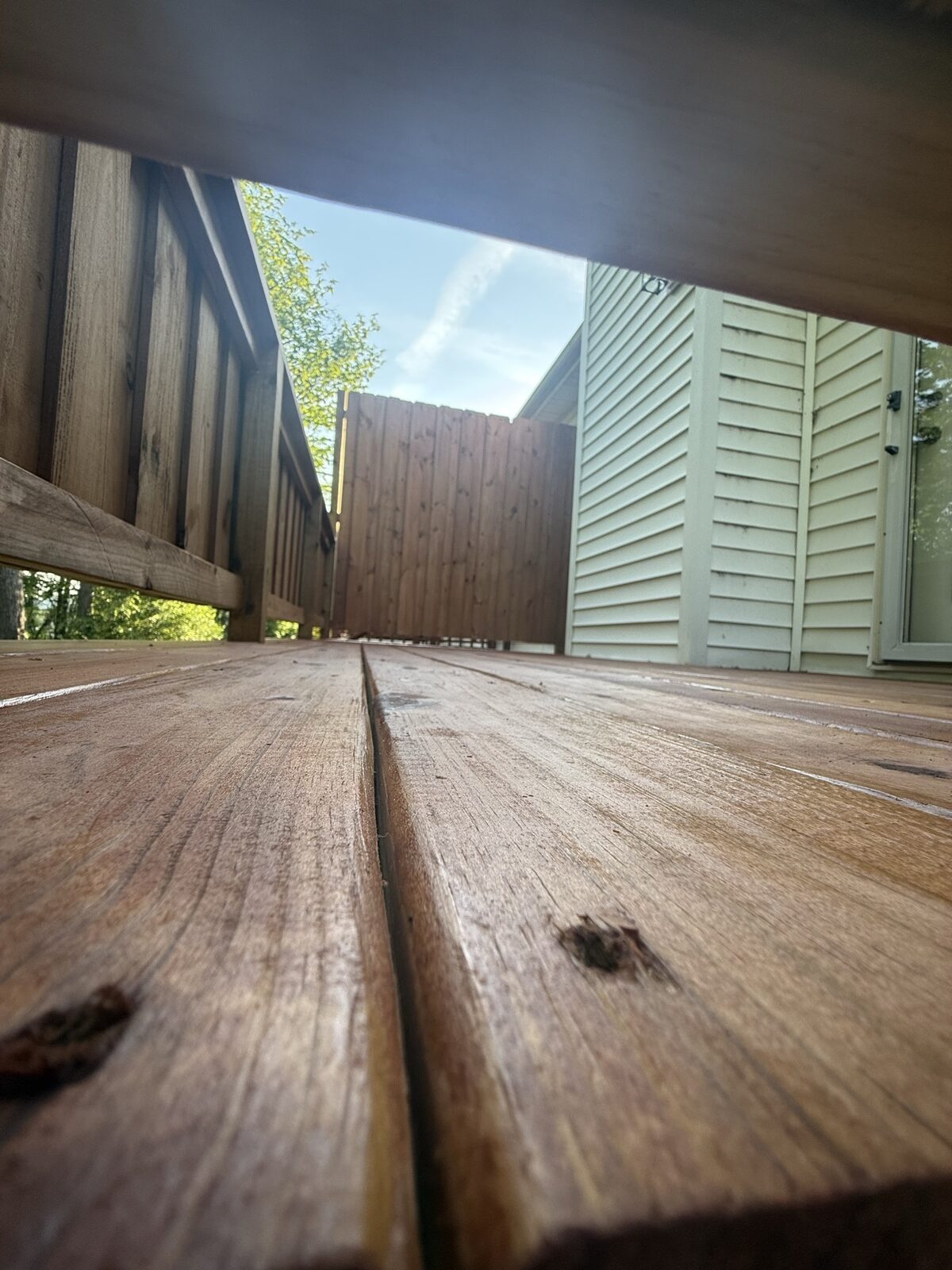 Close-up of TWP Rustic stain showing wood grain on Kingsport deck
