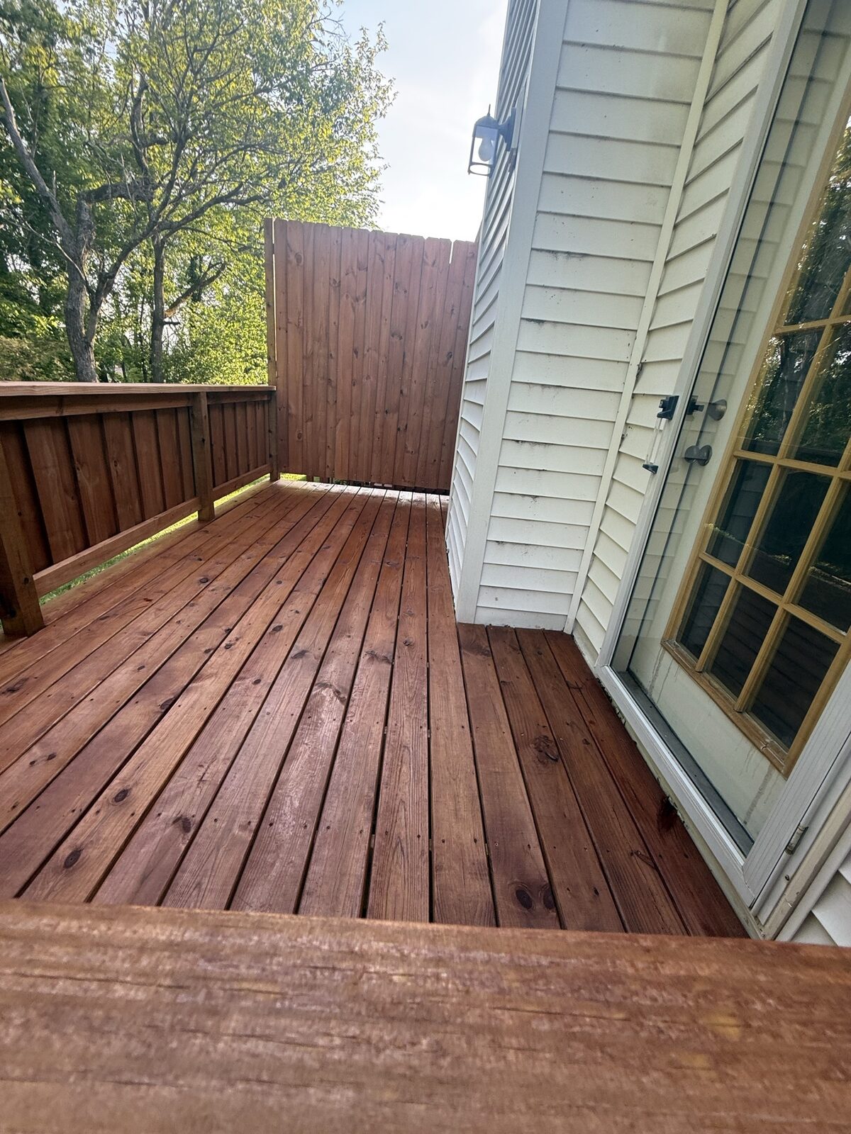 Detail of TWP Rustic stained deck side wall and structure on Kingsport project