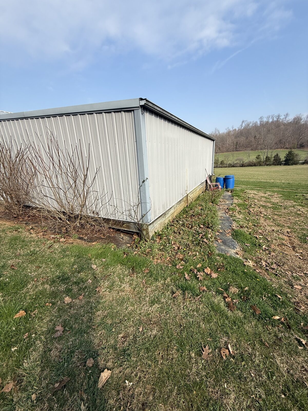 Metal Building in Blountville, TN by Rock's Painting (Before)